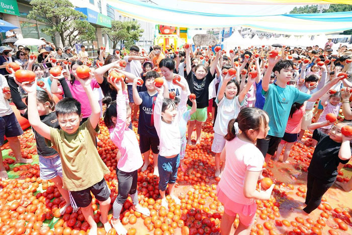 ‘제23회 퇴촌토마토거리축제’가 오는 20일부터 22일까지 3일간 광주시 퇴촌면 광동로 일원에서 개최된다.