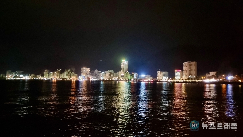 깟바 섬 야경. /박주성 기자
