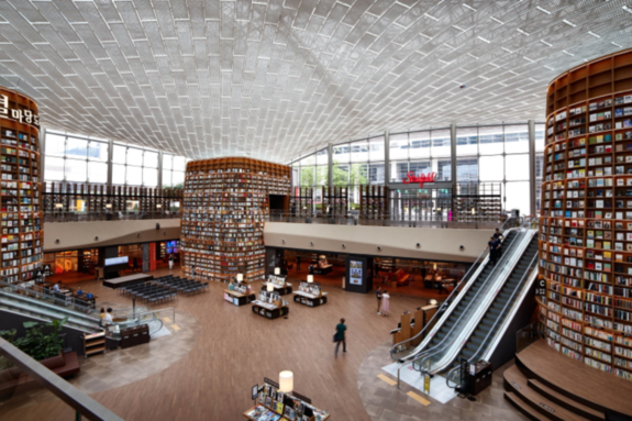 [NT 특집] 2025-2026 한국관광 100선 ⑭ 코엑스 별마당도서관