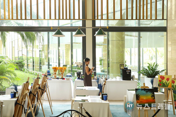 Elegant Art Time - Tea Time at Annex Lounge